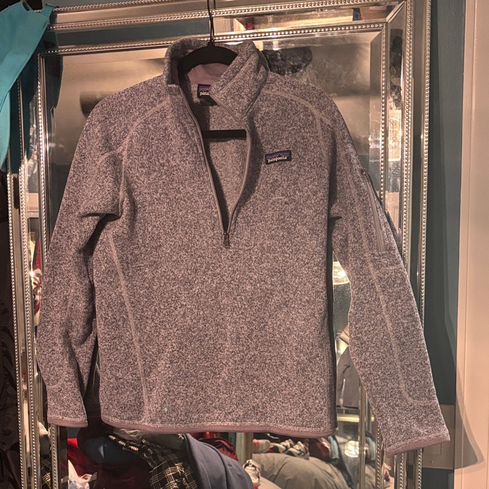 Patagonia women’s  Heathered lavendar Zip-Up